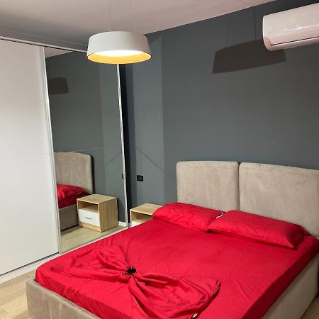 Amion Apartment In Center Of تيرانا المظهر الخارجي الصورة
