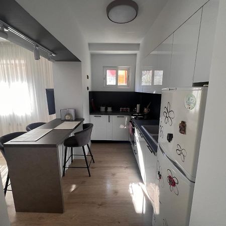 Amion Apartment In Center Of تيرانا المظهر الخارجي الصورة