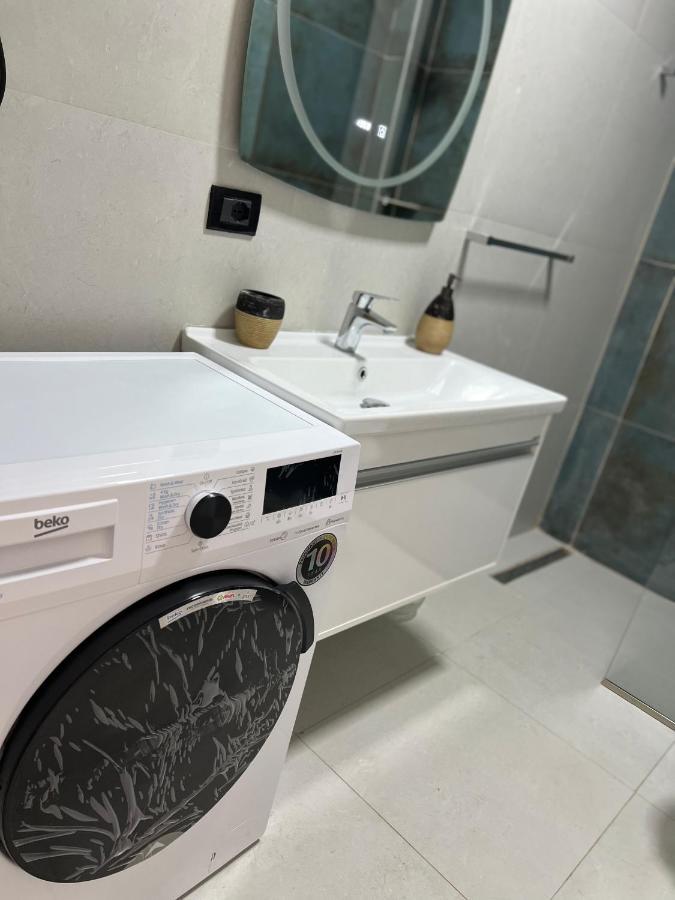 Amion Apartment In Center Of تيرانا المظهر الخارجي الصورة