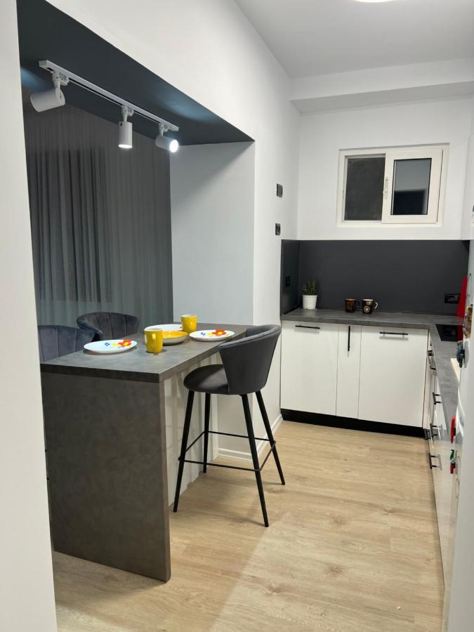 Amion Apartment In Center Of تيرانا المظهر الخارجي الصورة