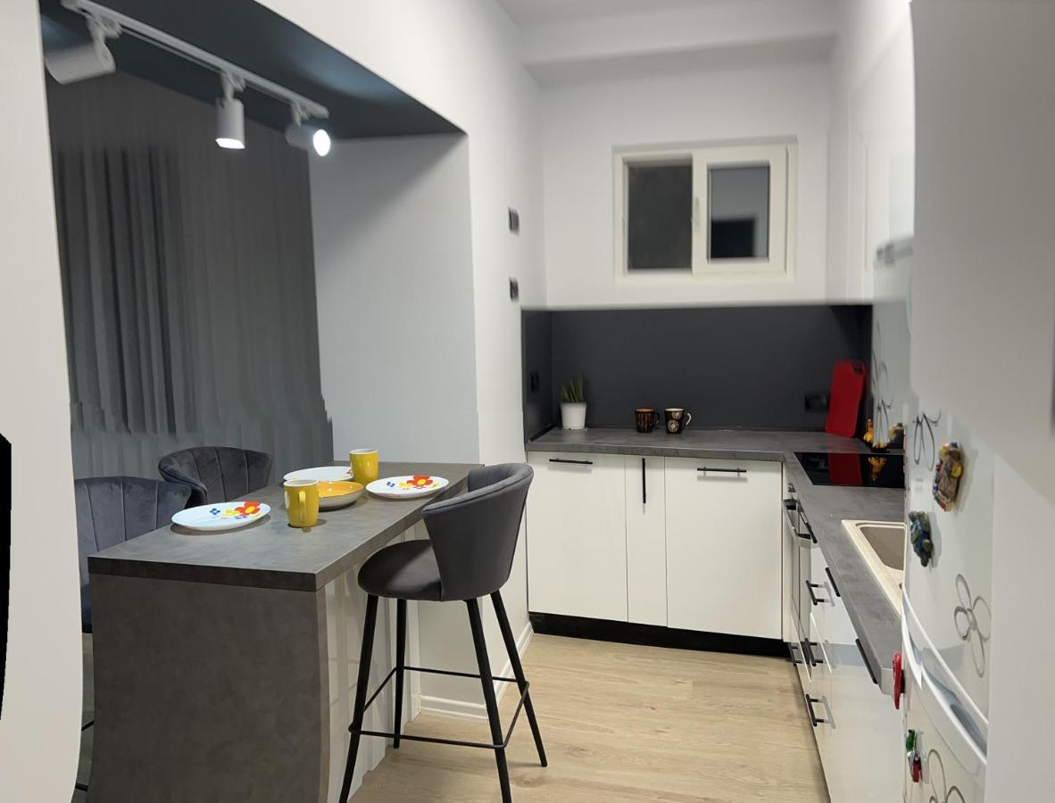 Amion Apartment In Center Of تيرانا المظهر الخارجي الصورة