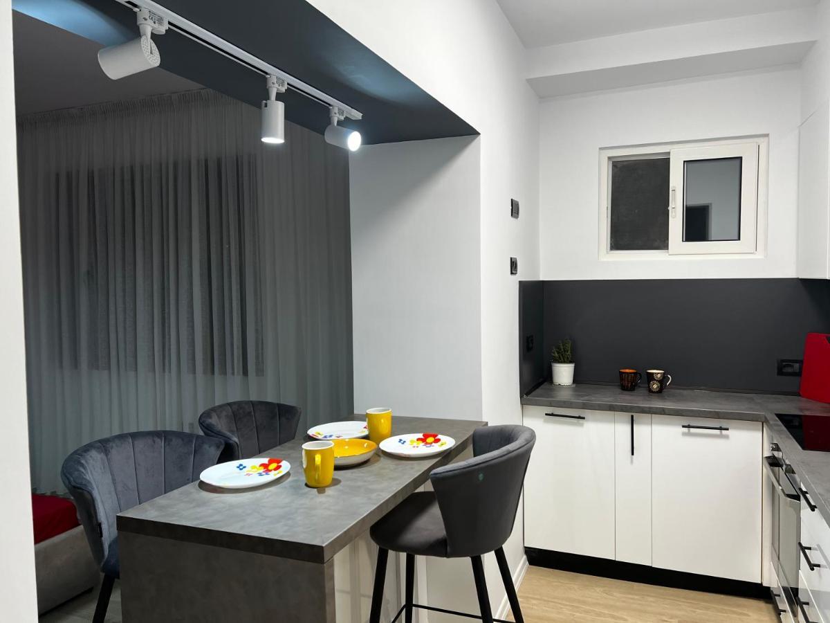 Amion Apartment In Center Of تيرانا المظهر الخارجي الصورة