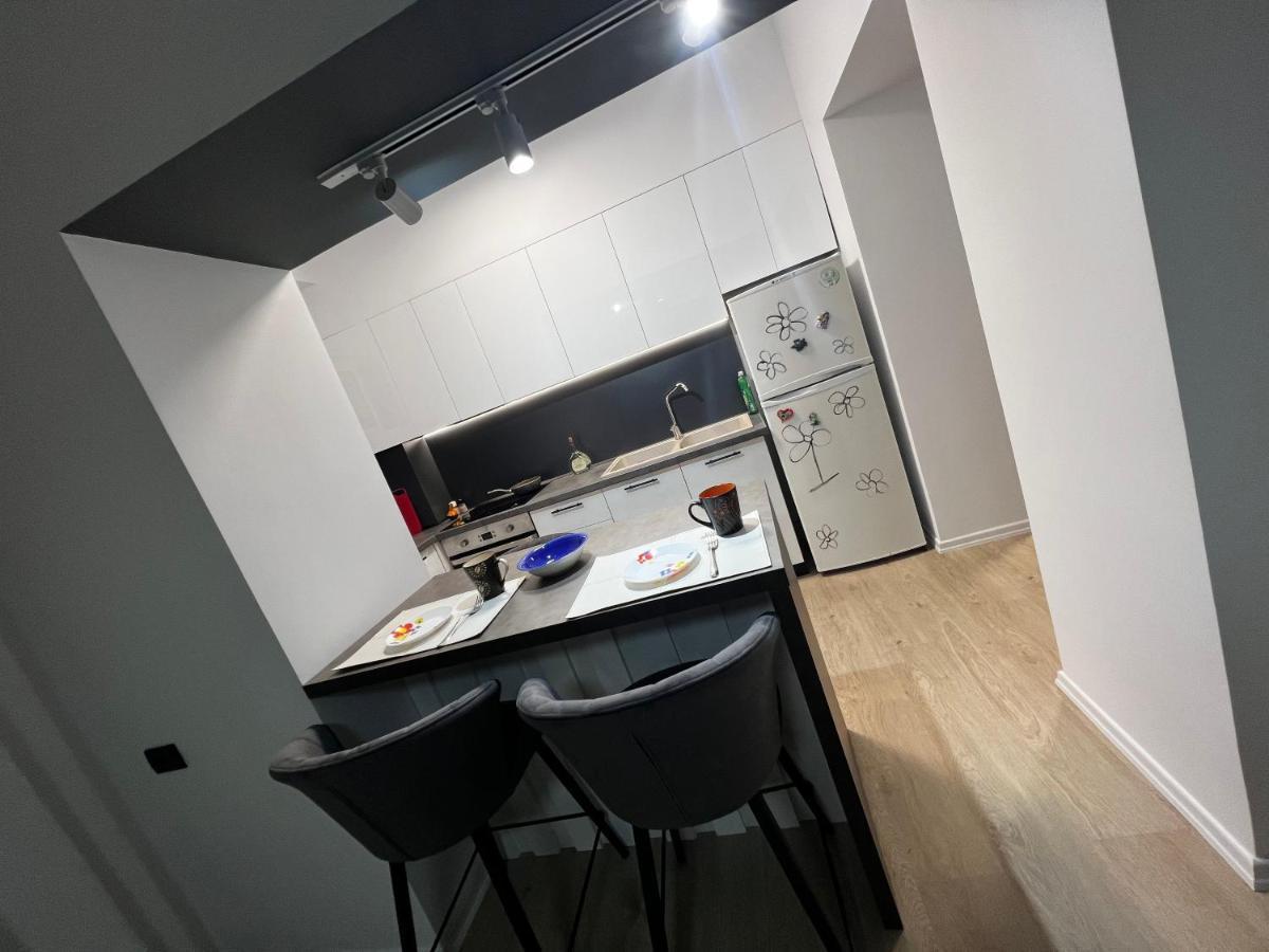 Amion Apartment In Center Of تيرانا المظهر الخارجي الصورة