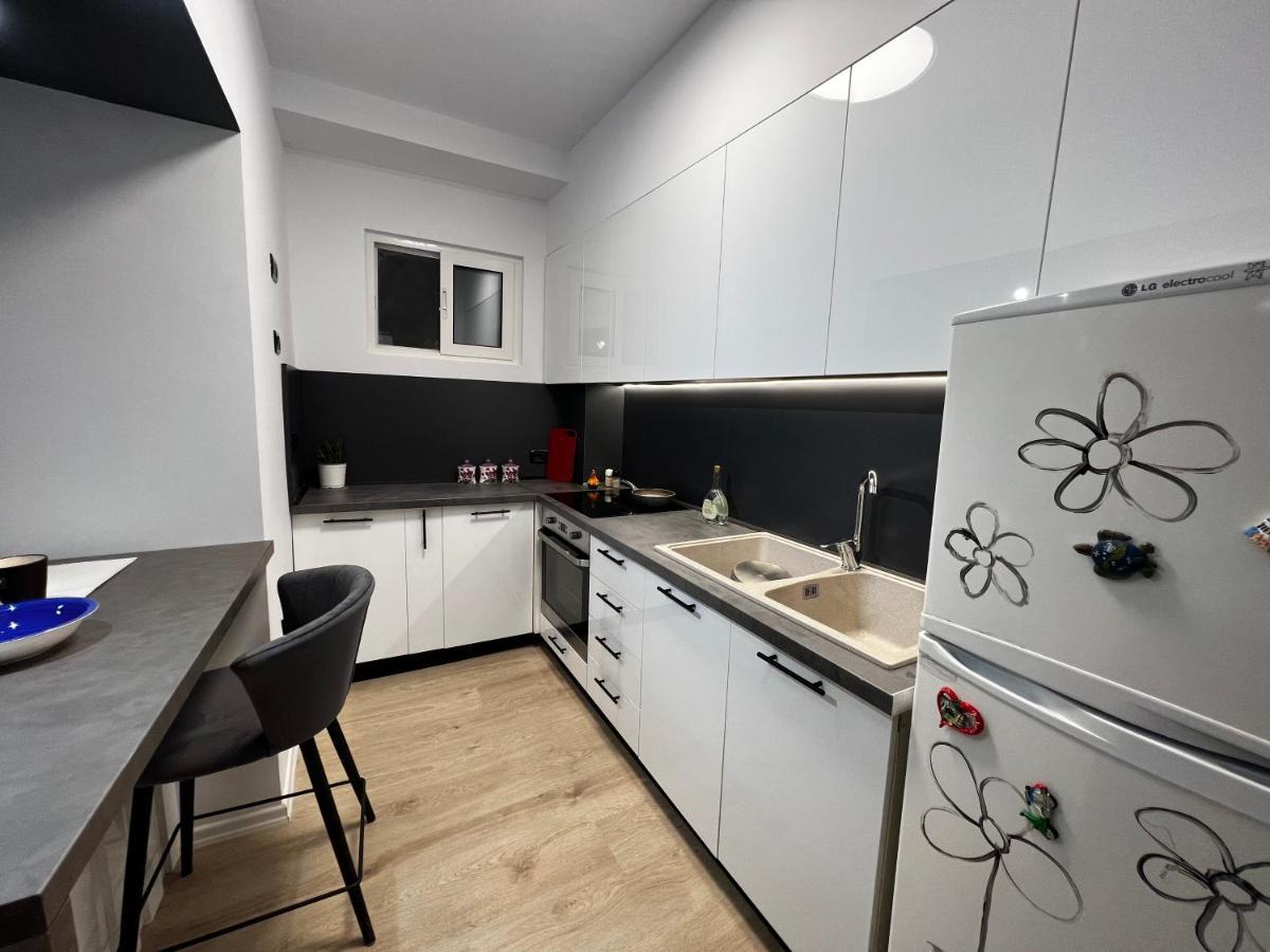 Amion Apartment In Center Of تيرانا المظهر الخارجي الصورة