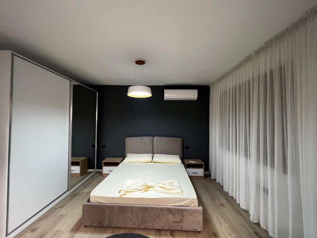 Amion Apartment In Center Of تيرانا المظهر الخارجي الصورة
