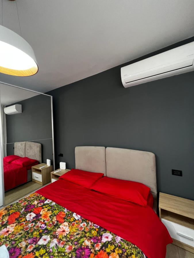 Amion Apartment In Center Of تيرانا المظهر الخارجي الصورة