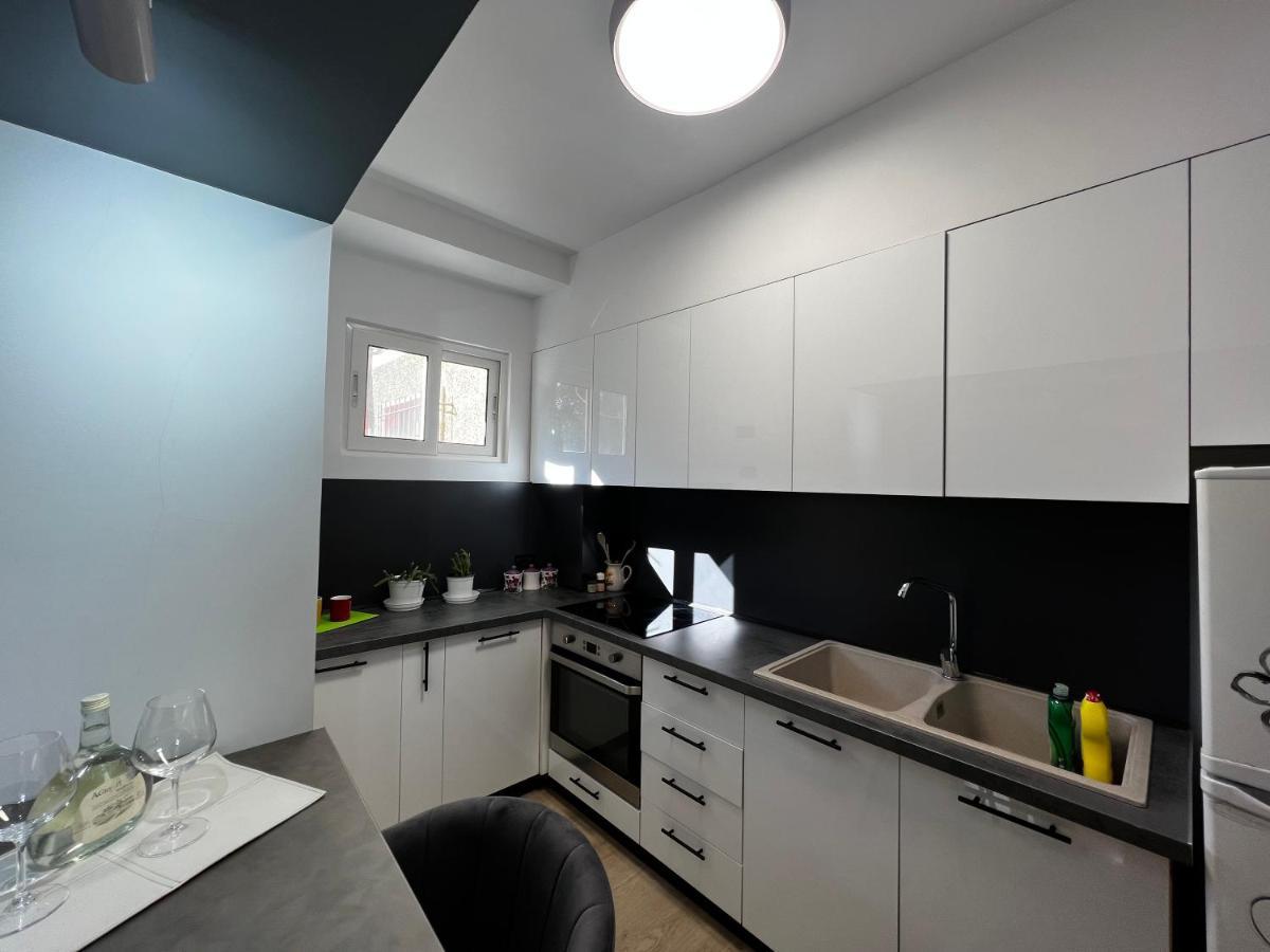 Amion Apartment In Center Of تيرانا المظهر الخارجي الصورة