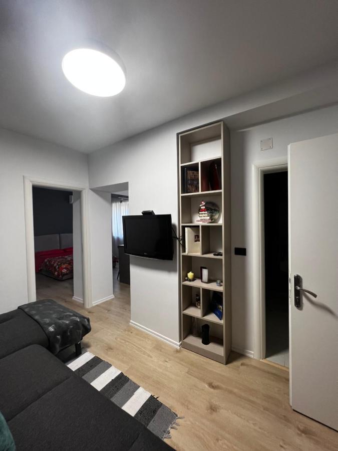 Amion Apartment In Center Of تيرانا المظهر الخارجي الصورة