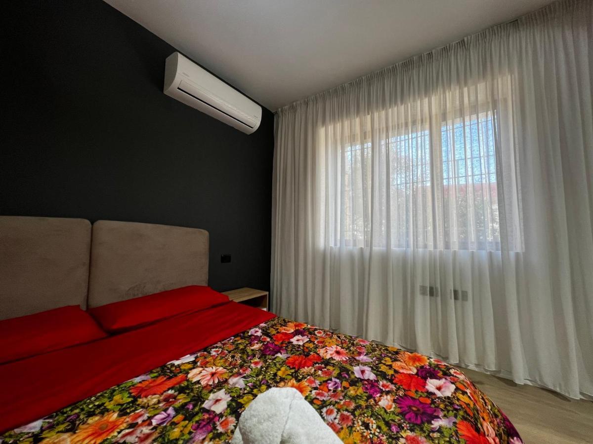 Amion Apartment In Center Of تيرانا المظهر الخارجي الصورة