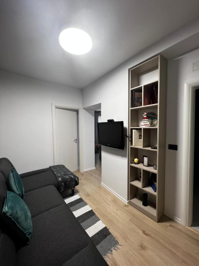 Amion Apartment In Center Of تيرانا المظهر الخارجي الصورة