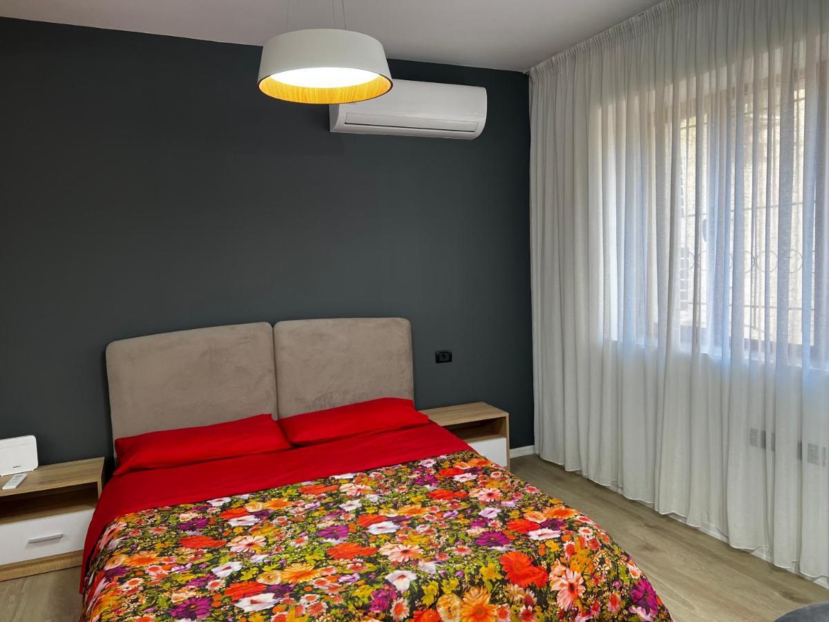 Amion Apartment In Center Of تيرانا المظهر الخارجي الصورة