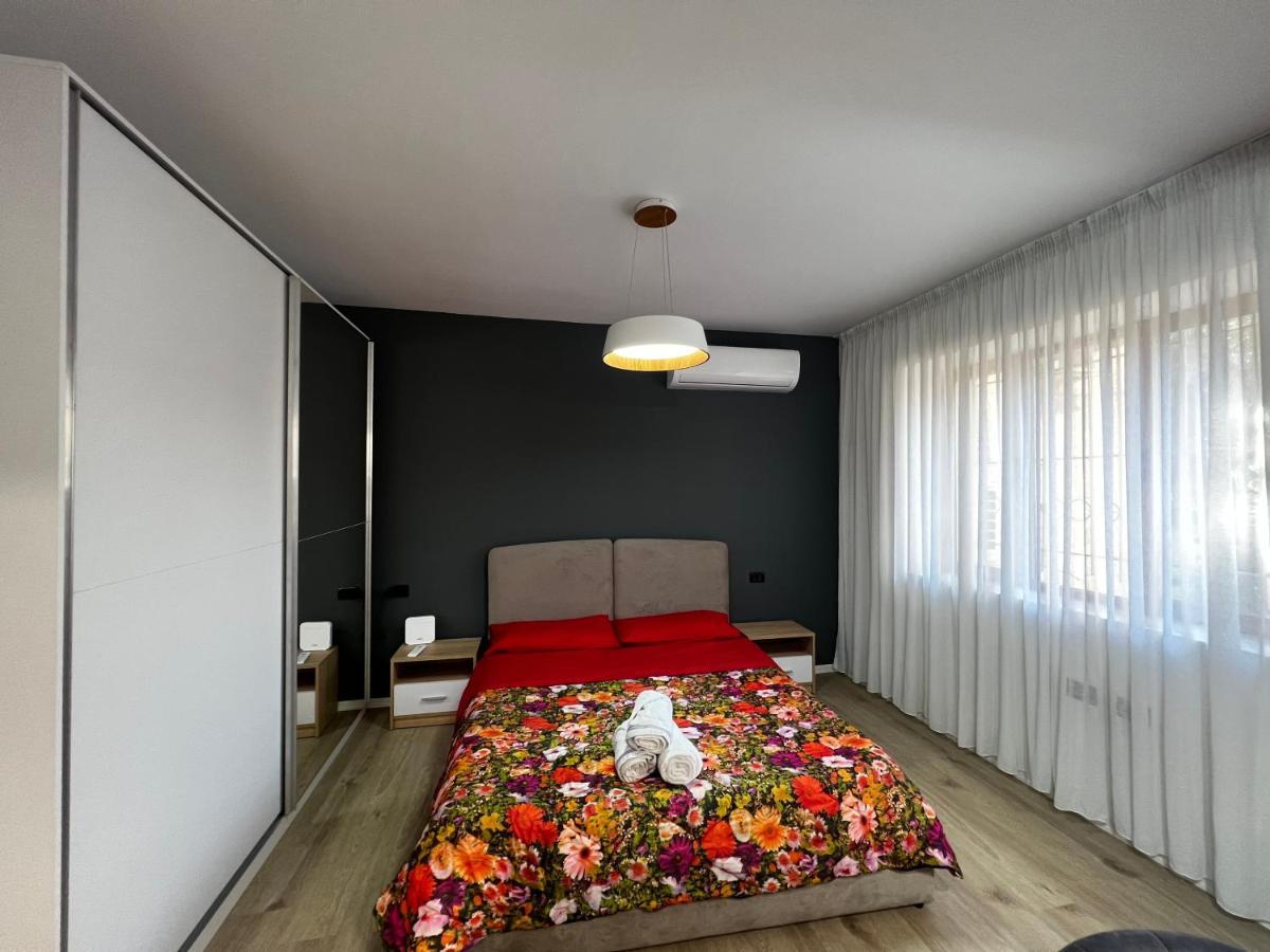 Amion Apartment In Center Of تيرانا المظهر الخارجي الصورة