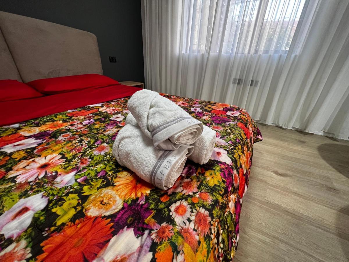 Amion Apartment In Center Of تيرانا المظهر الخارجي الصورة